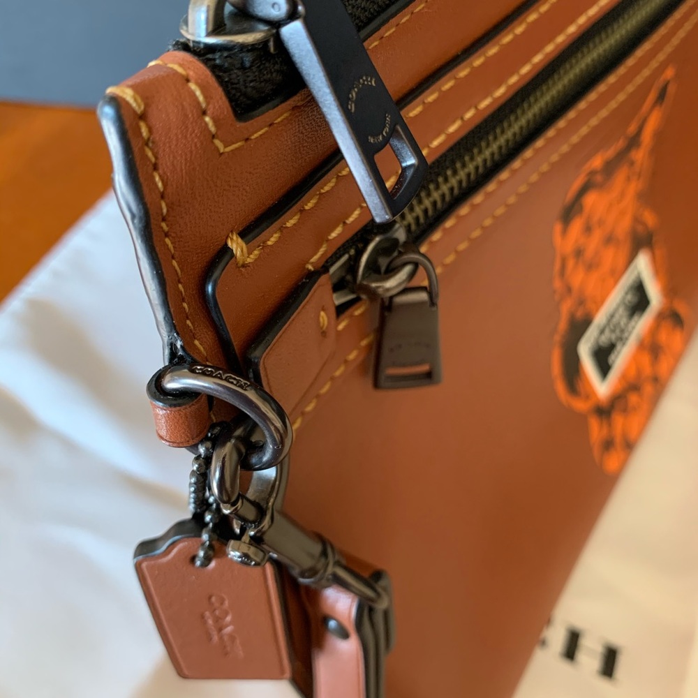 ***SOLD***NWOT COACH LTD EDITION Vandal Gummy Academy Pouch - Picture 5 of 14